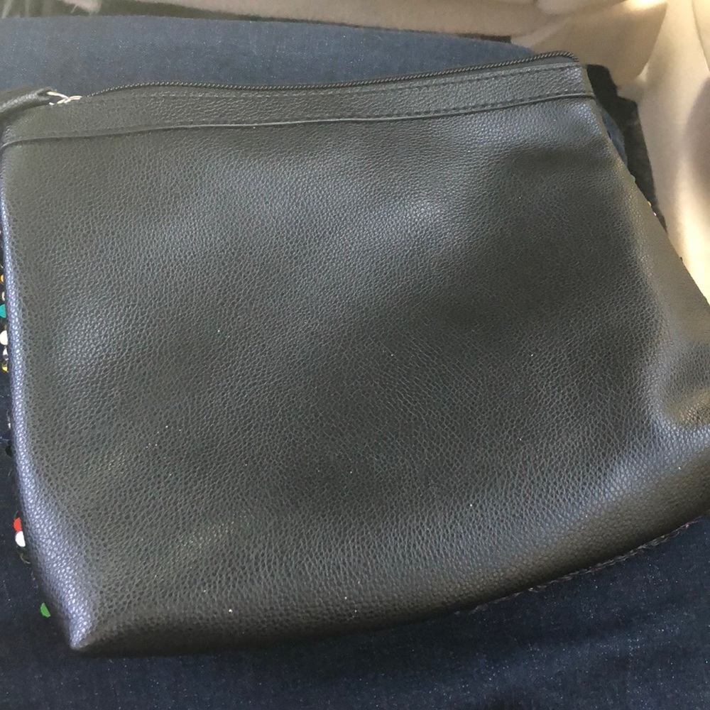 Victoria’s Secret clutch - Picture 5 of 5